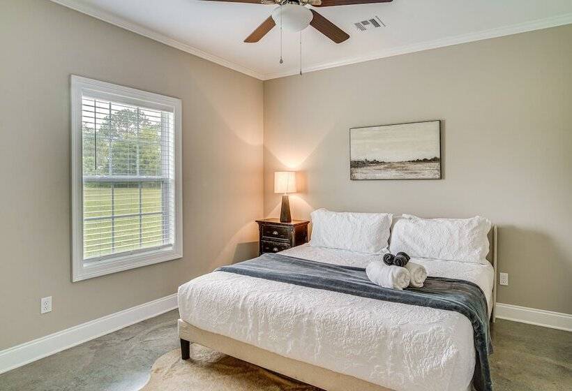 Cozy Crowley Home: Modern Interior, Covered Porch!