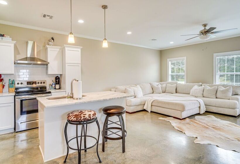 Cozy Crowley Home: Modern Interior, Covered Porch!