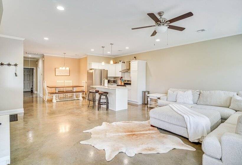 Cozy Crowley Home: Modern Interior, Covered Porch!