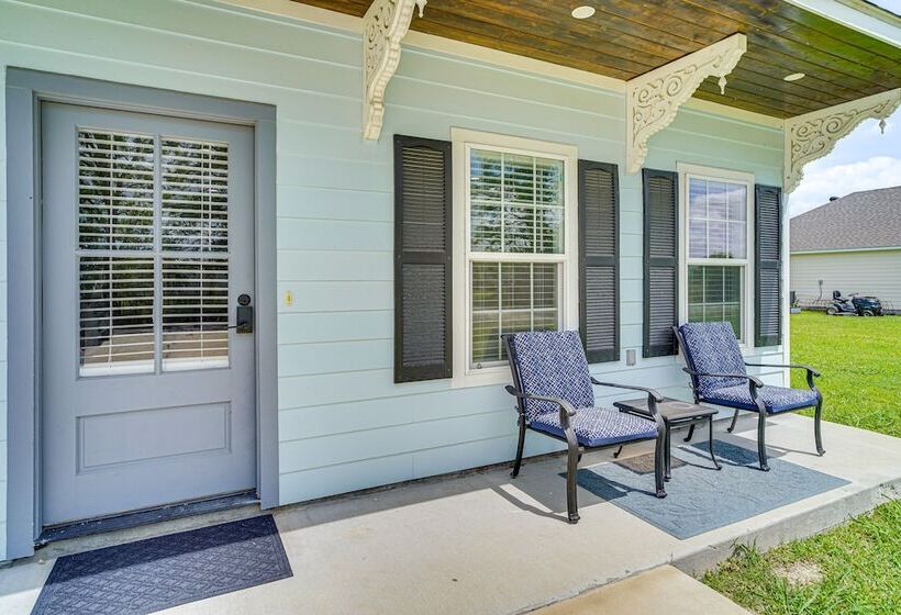 Cozy Crowley Home: Modern Interior, Covered Porch!