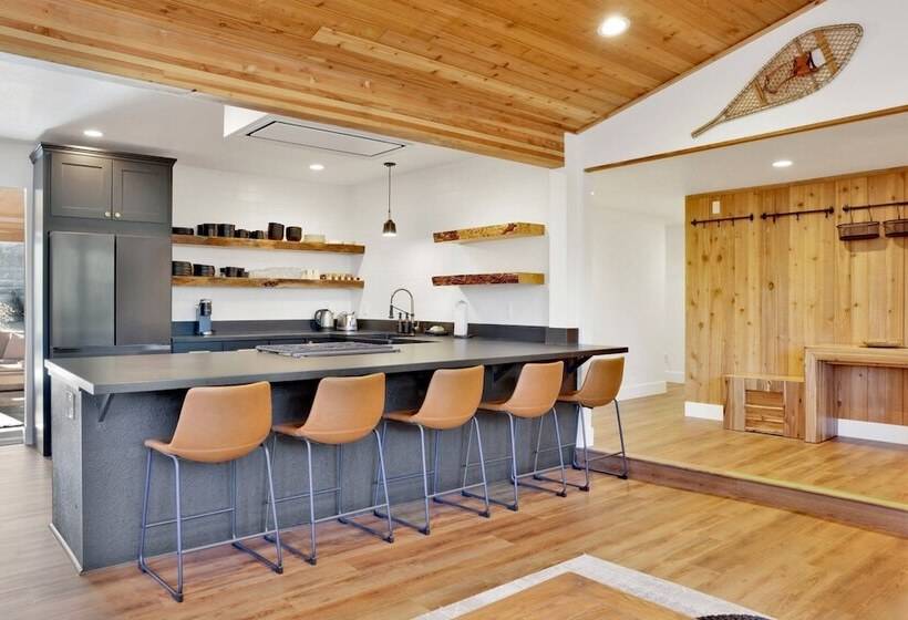 Gold Mountain Hideaway! #2350