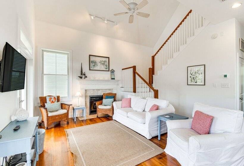 Gulf Shores Beach House W/ Deck: Walk To Shore!