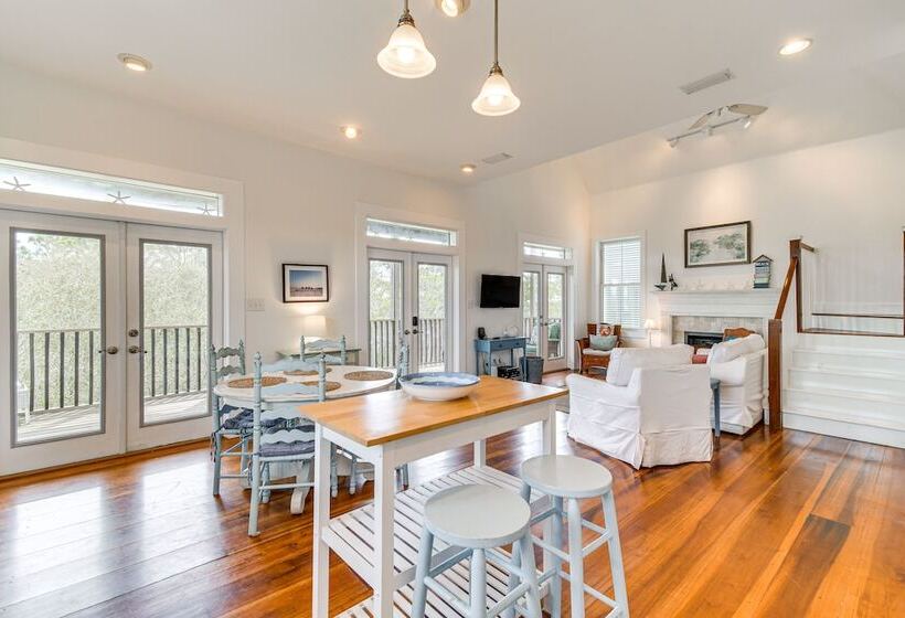 Gulf Shores Beach House W/ Deck: Walk To Shore!