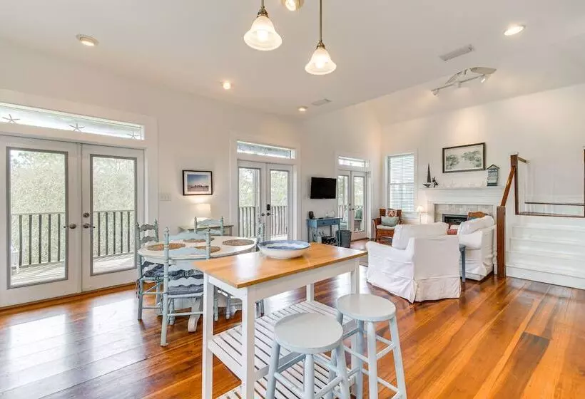 Gulf Shores Beach House W/ Deck: Walk To Shore!