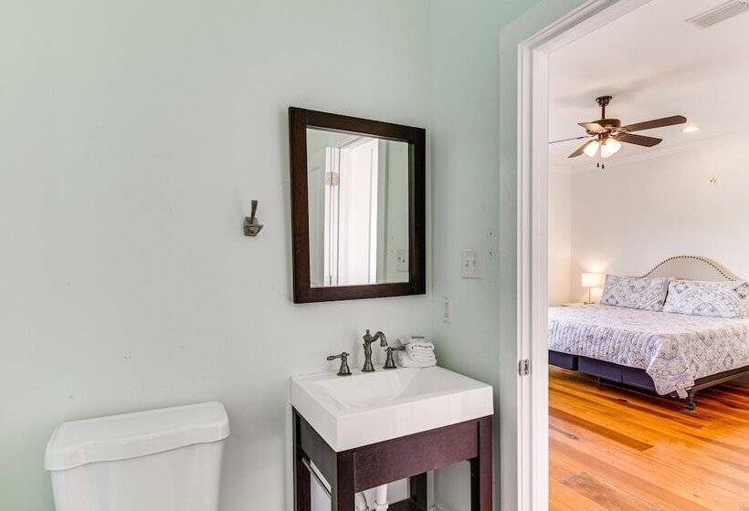 Gulf Shores Beach House W/ Deck: Walk To Shore!