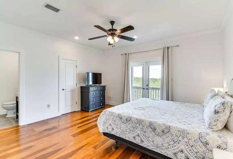 Gulf Shores Beach House W/ Deck: Walk To Shore!
