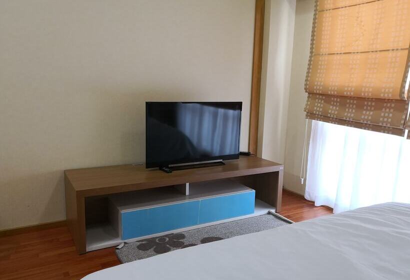 בית מלון כפרי Choke Set Thee House