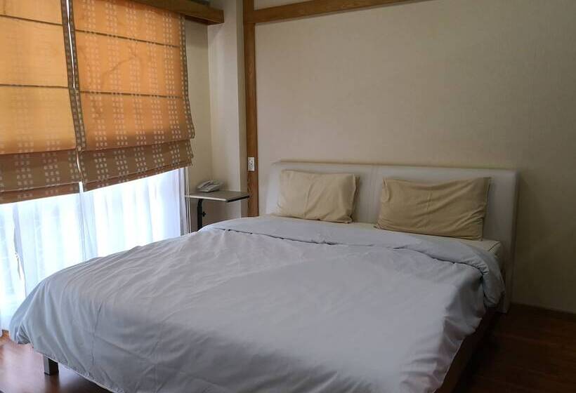 בית מלון כפרי Choke Set Thee House