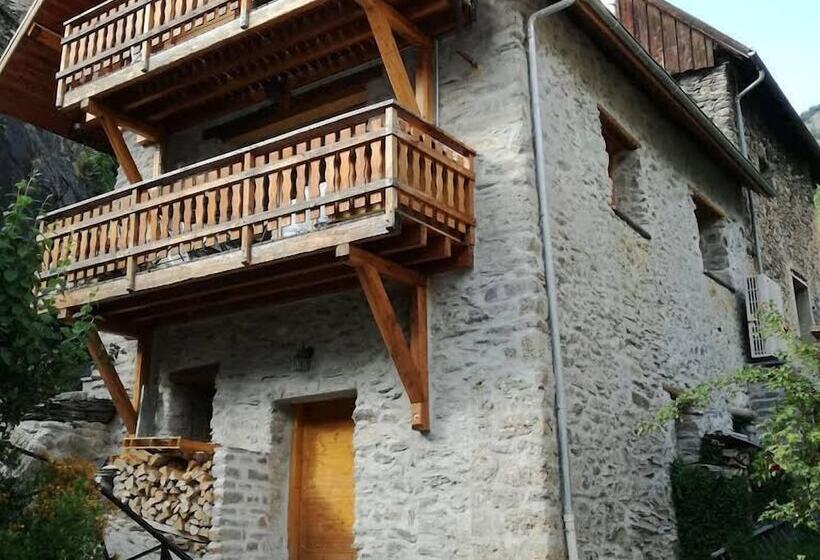 هتل Hôtel Les Cimes