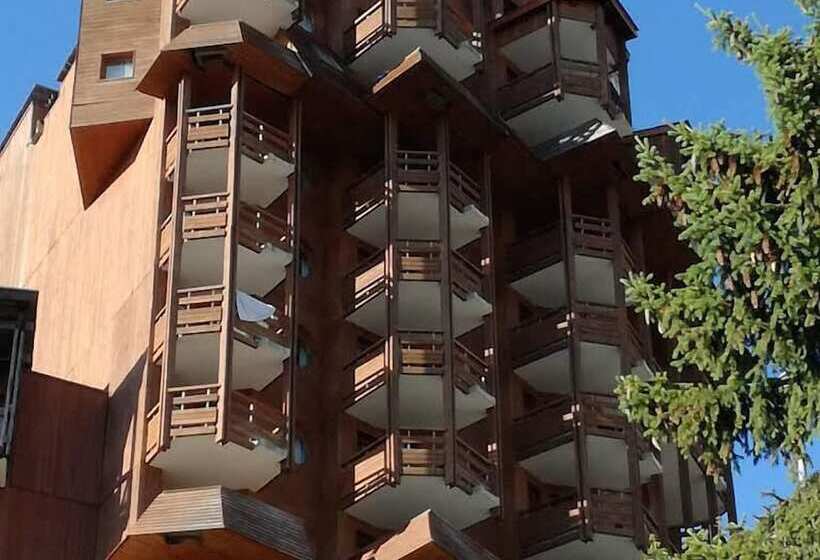 هتل Hôtel Les Cimes