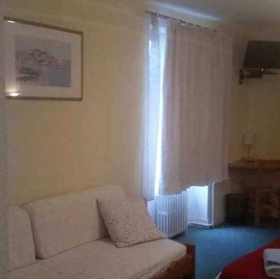 Hotelli Hôtel Les Cimes