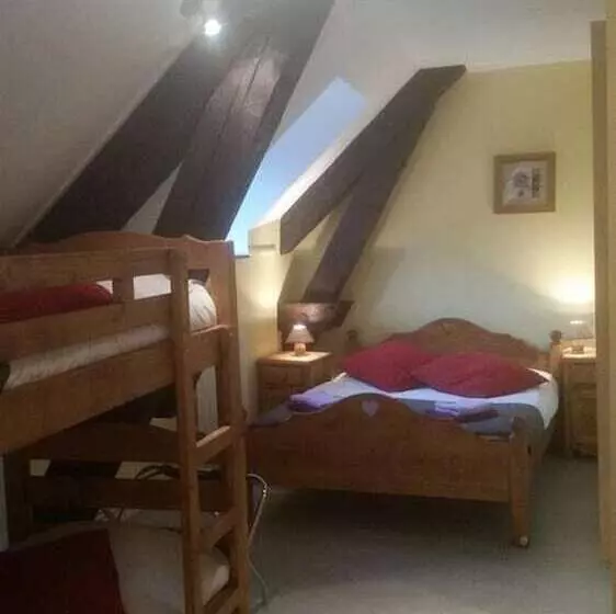 Hotelli Hôtel Les Cimes