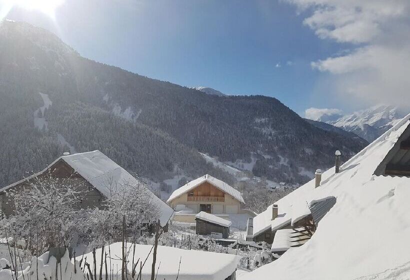 هتل Hôtel Les Cimes