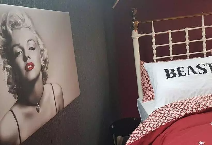 Hotelli John Wayne Lodge