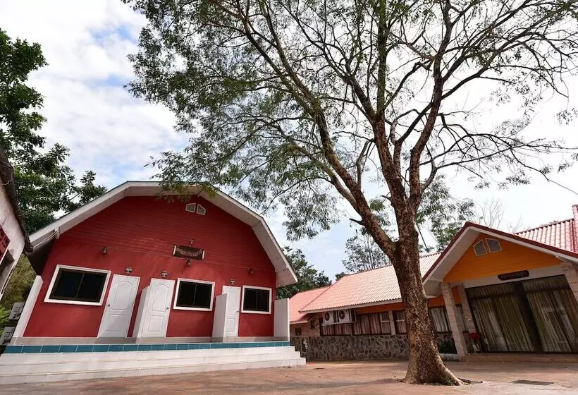 Hotelli Petch Jed Sao Noi Resort
