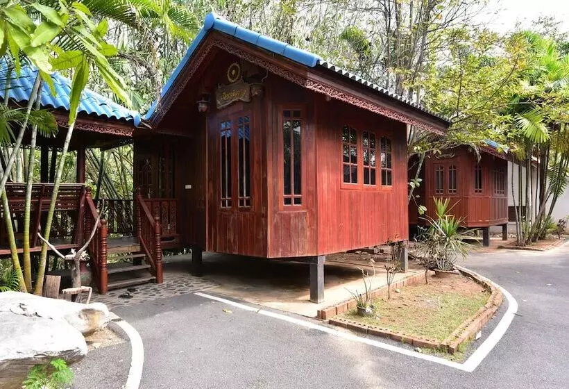 Hotelli Petch Jed Sao Noi Resort