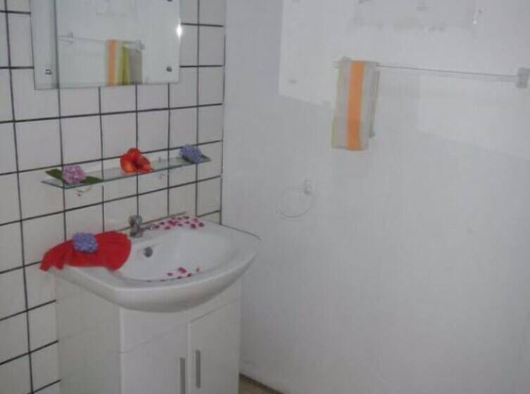 هتل Samoa Sport Lodge