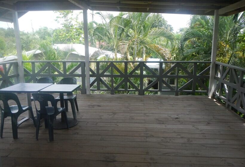 هتل Samoa Sport Lodge