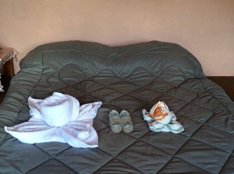 Отель Songmueng Camping