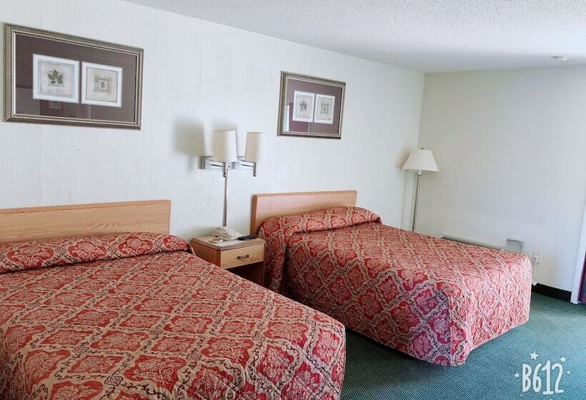 Мотель Hometown Inn