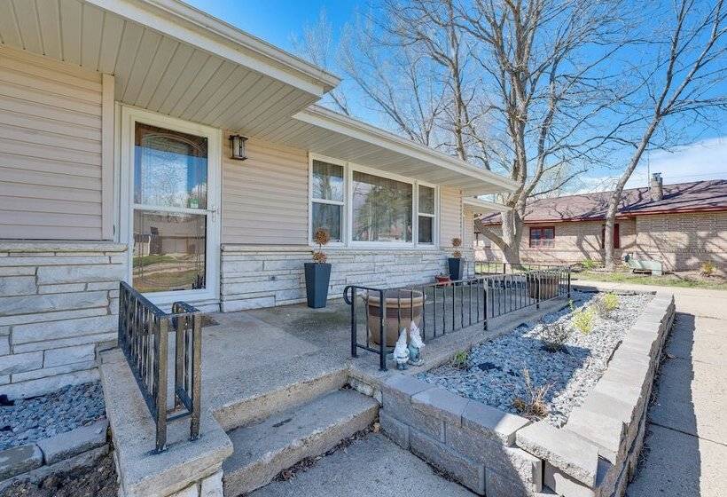 Newly Remodeled Home In Storm Lake W/ Private Yard