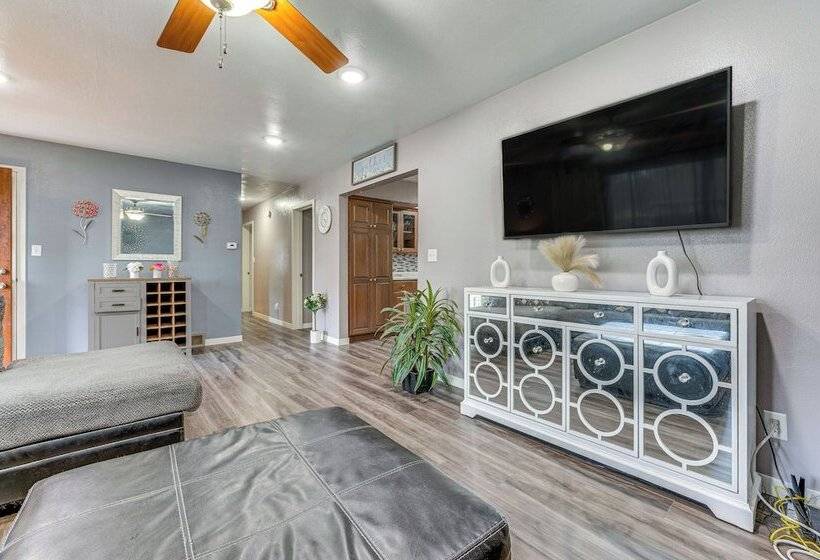 Newly Remodeled Home In Storm Lake W/ Private Yard