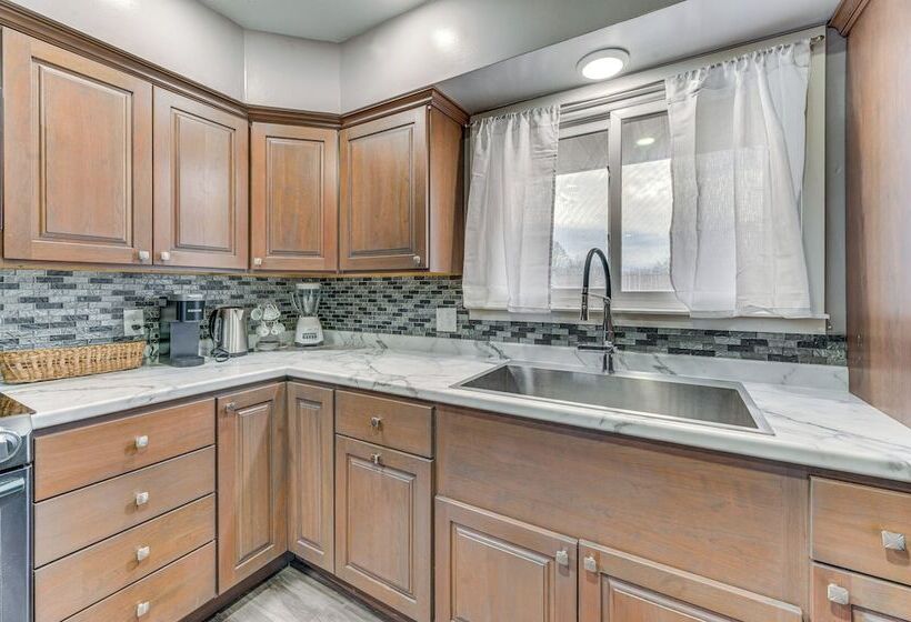 Newly Remodeled Home In Storm Lake W/ Private Yard