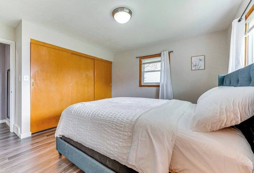 Newly Remodeled Home In Storm Lake W/ Private Yard