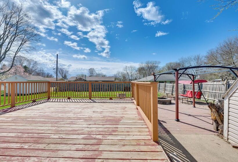 Newly Remodeled Home In Storm Lake W/ Private Yard