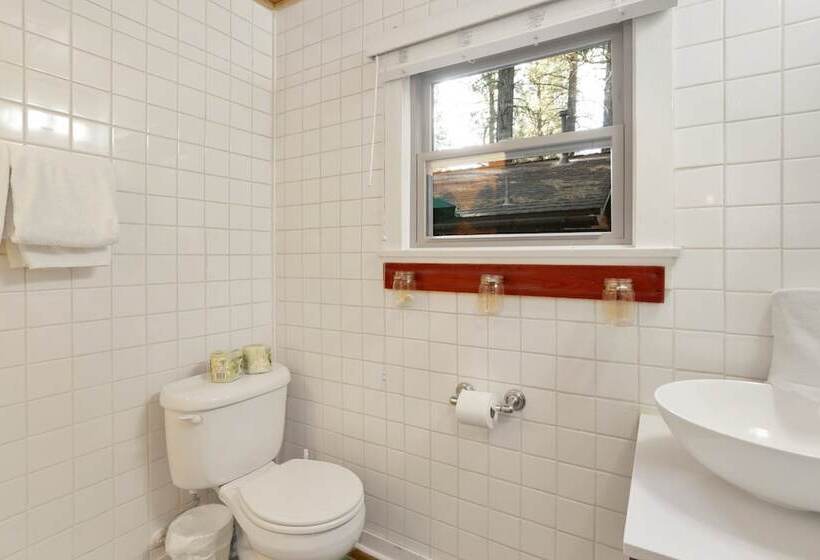 Old School Log Cabin #2340