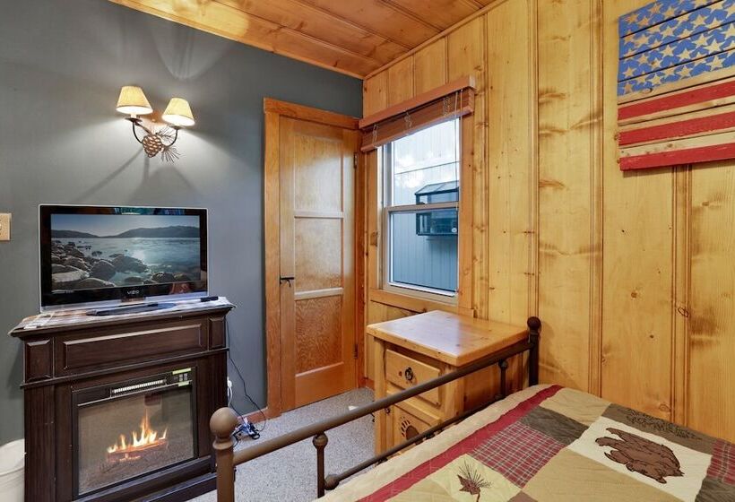 Old School Log Cabin #2340