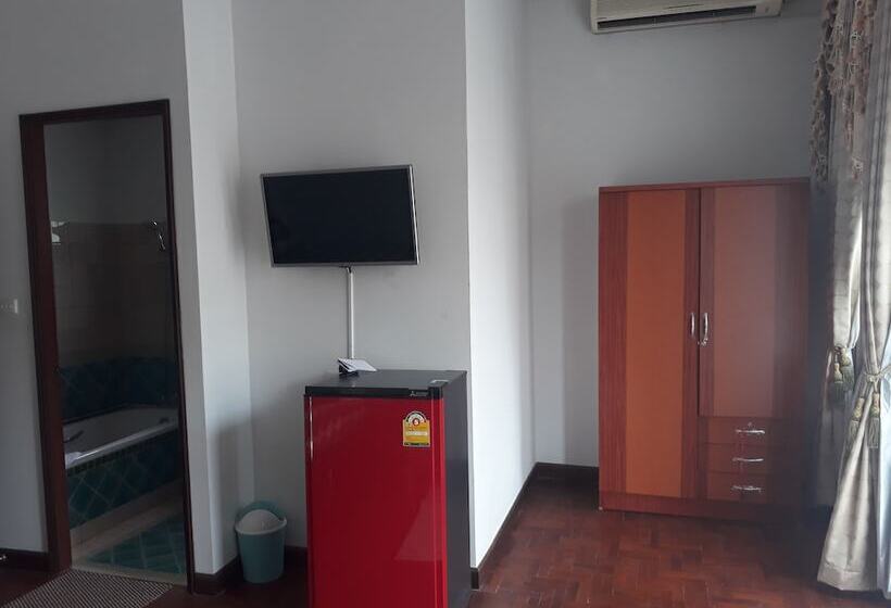 پانسیون Encore Beachside