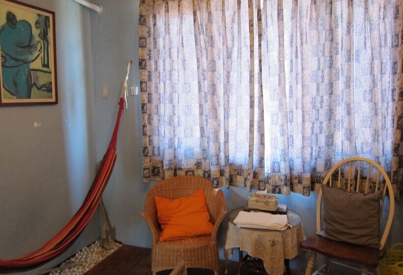 پانسیون Halfway B&b