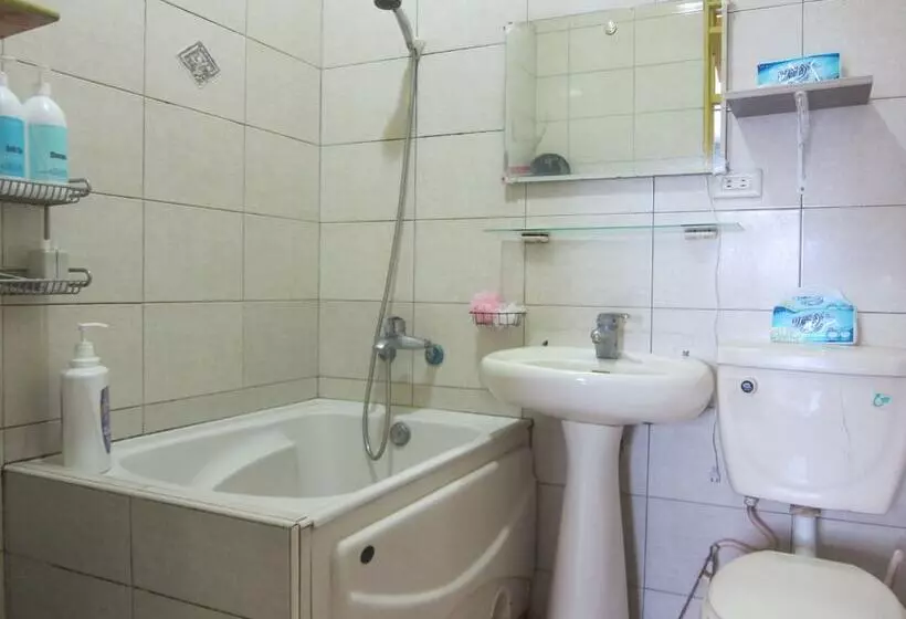 پانسیون Halfway B&b