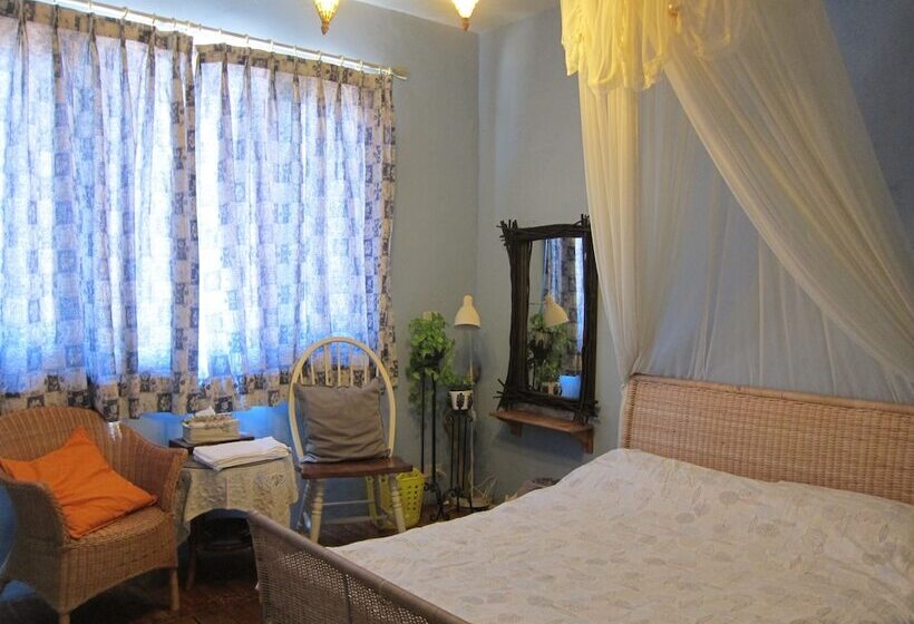 پانسیون Halfway B&b