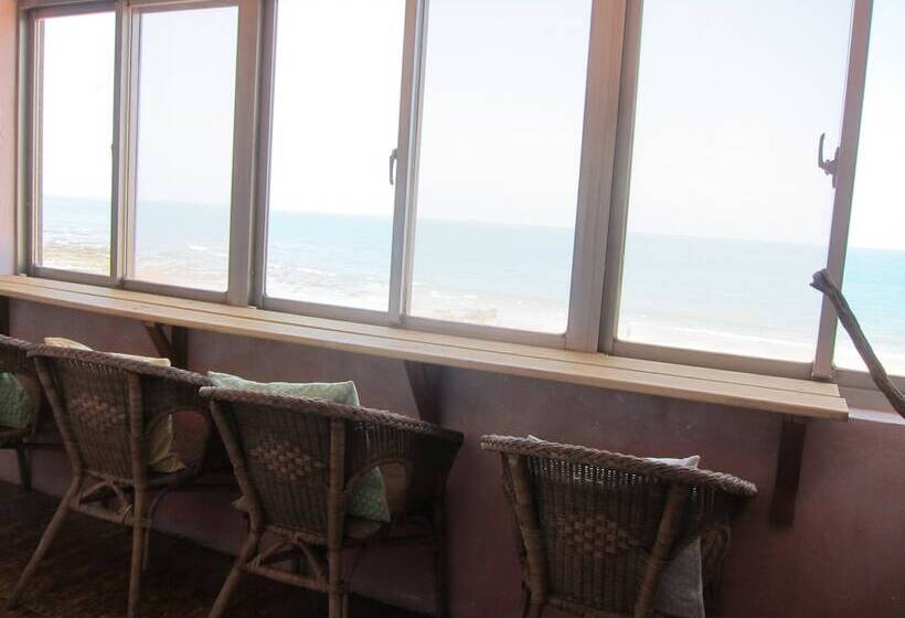 پانسیون Halfway B&b