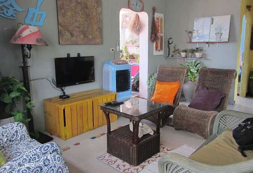 پانسیون Halfway B&b