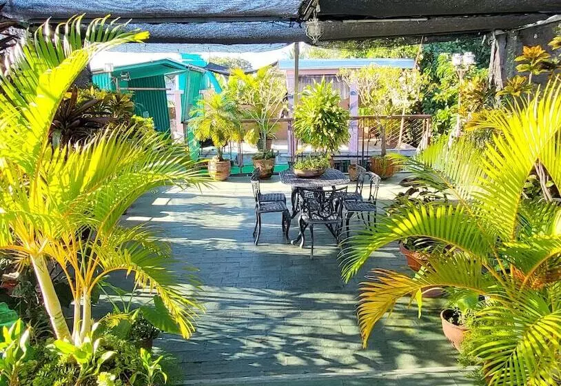 ペンション Hostal Green House