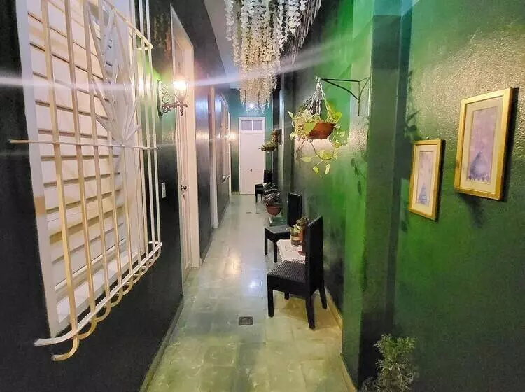 ペンション Hostal Green House