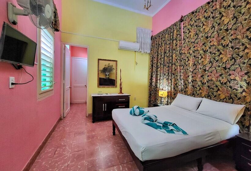 پانسیون Hostal Green House