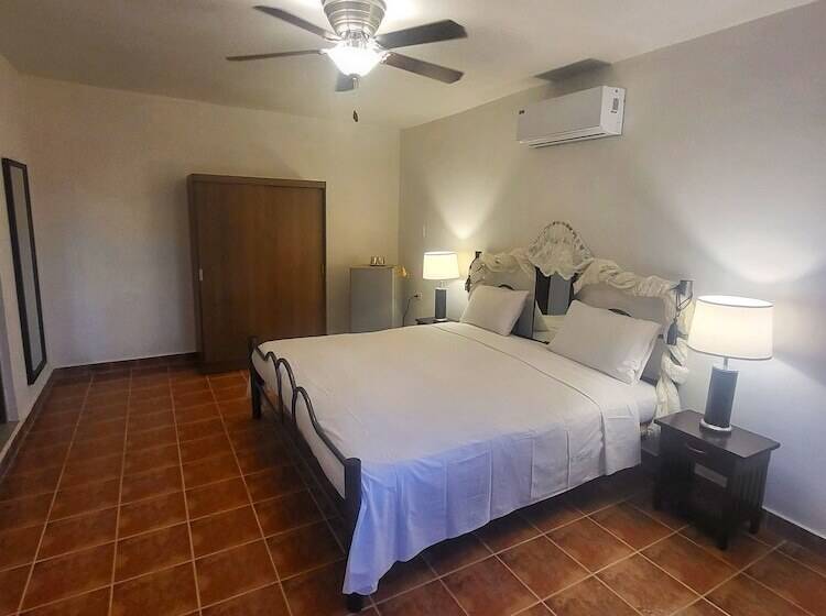 پانسیون Hostal Green House