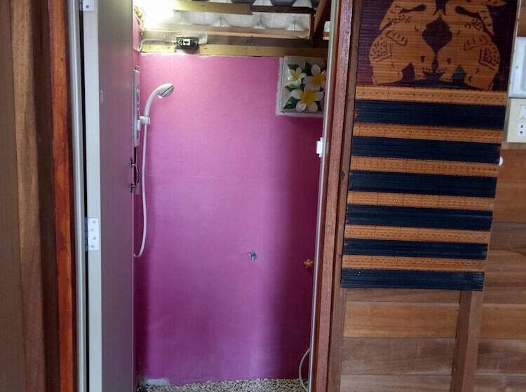 펜션 Hou Hug Chiangkhan 1