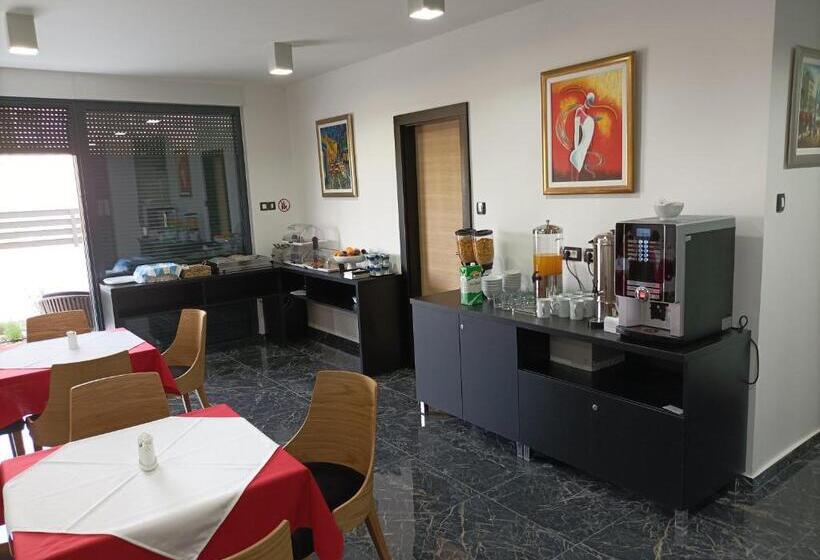 פנסיון Villa Jane Inn