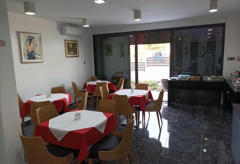 פנסיון Villa Jane Inn