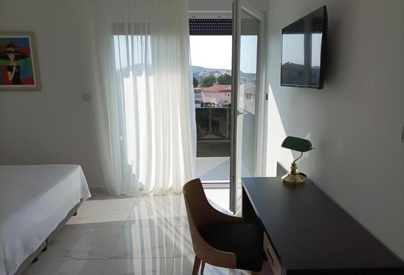 פנסיון Villa Jane Inn