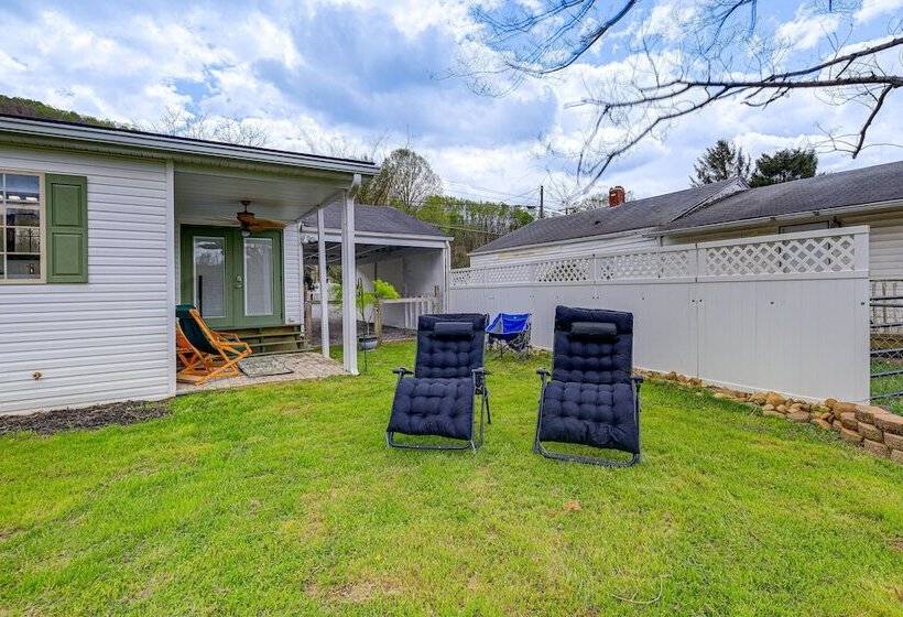 Riverfront Tennessee Retreat W/ Patio & Boat Ramp!