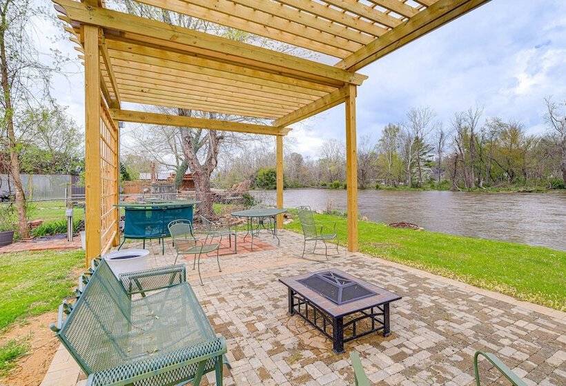 Riverfront Tennessee Retreat W/ Patio & Boat Ramp!