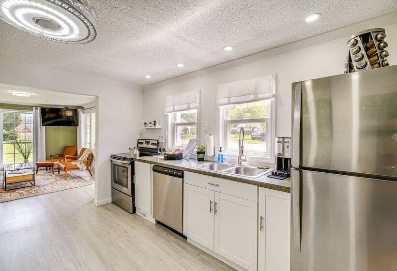 Riverfront Tennessee Retreat W/ Patio & Boat Ramp!