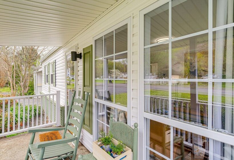 Riverfront Tennessee Retreat W/ Patio & Boat Ramp!