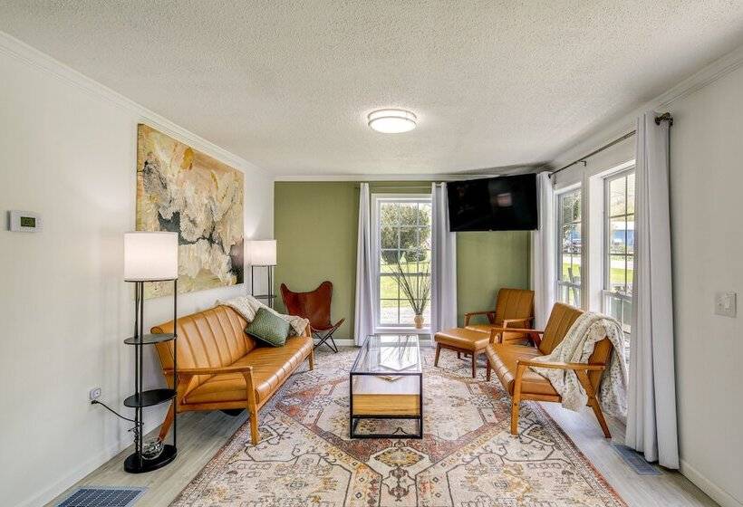 Riverfront Tennessee Retreat W/ Patio & Boat Ramp!